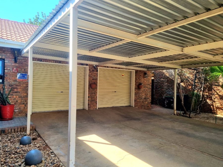 4 Bedroom Property for Sale in Royldene Northern Cape